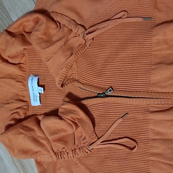 Short Sleeve Sweater - Picture 2 of 5